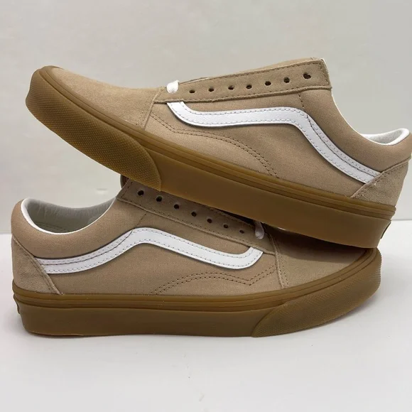 Vans Men’s Beige and White Sneakers Old Skool
Sesame/Gum
VN0A38G1QA2 Sneakers - Picture 15 of 16